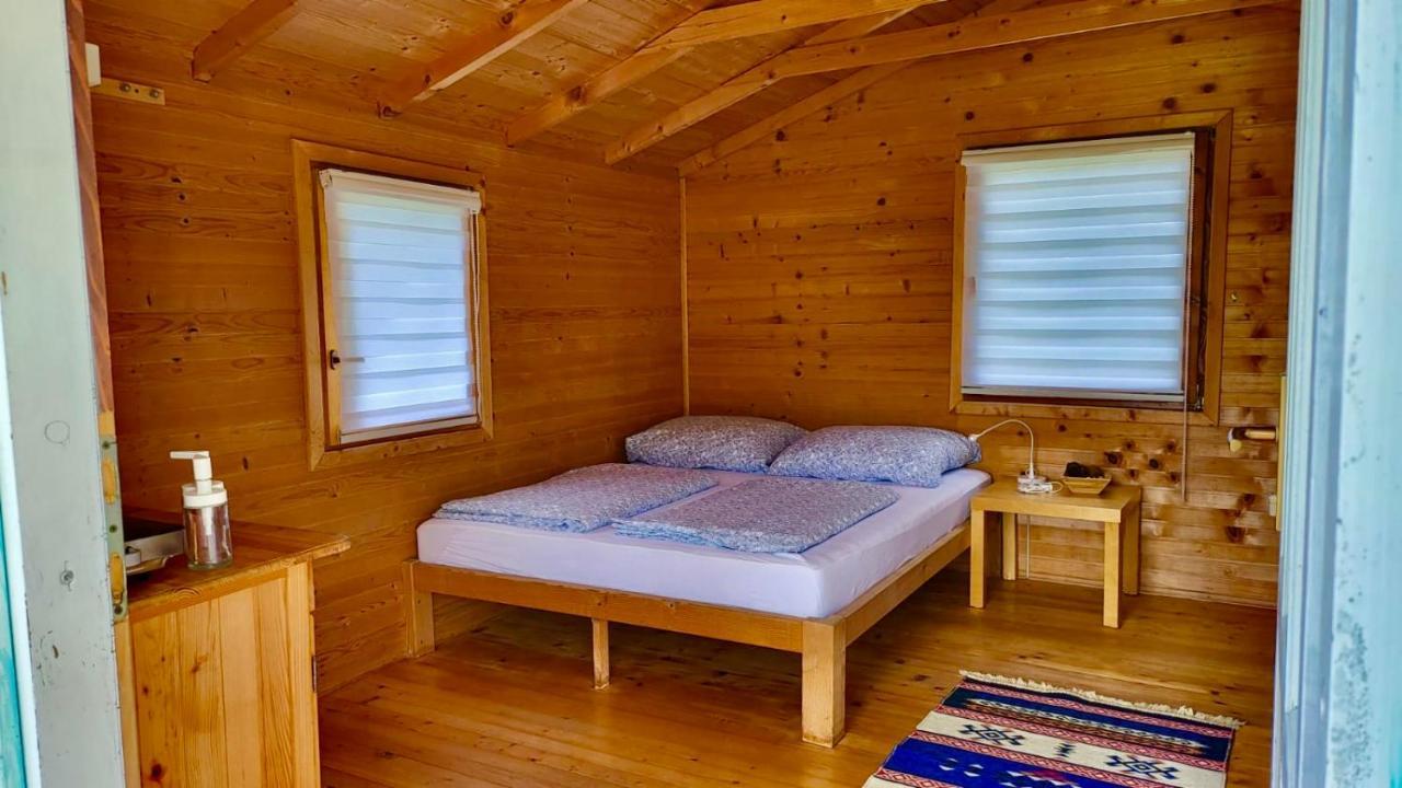 فندق Una Kamp بوسانسكا كروبا المظهر الخارجي الصورة