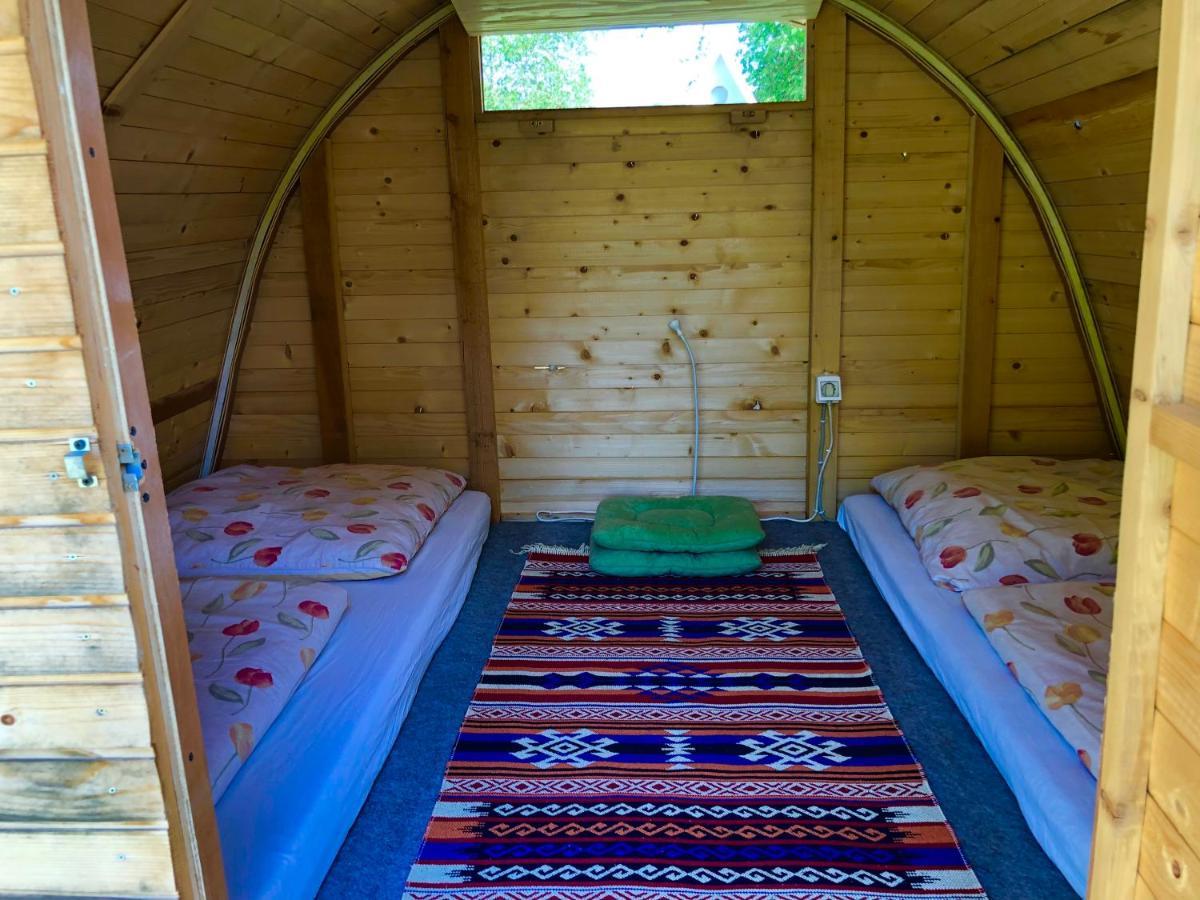 فندق Una Kamp بوسانسكا كروبا المظهر الخارجي الصورة